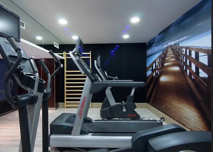 מלון Catalonia Magdalenes 4*