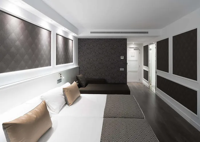 מלון Catalonia Magdalenes